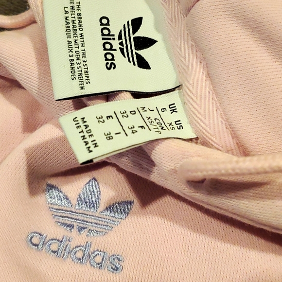 💥MOVING SALE💥 EVERYTHING MUST GO ❤️‍🔥 RARE Adidas floral embroidered hoodie - Picture 6 of 6